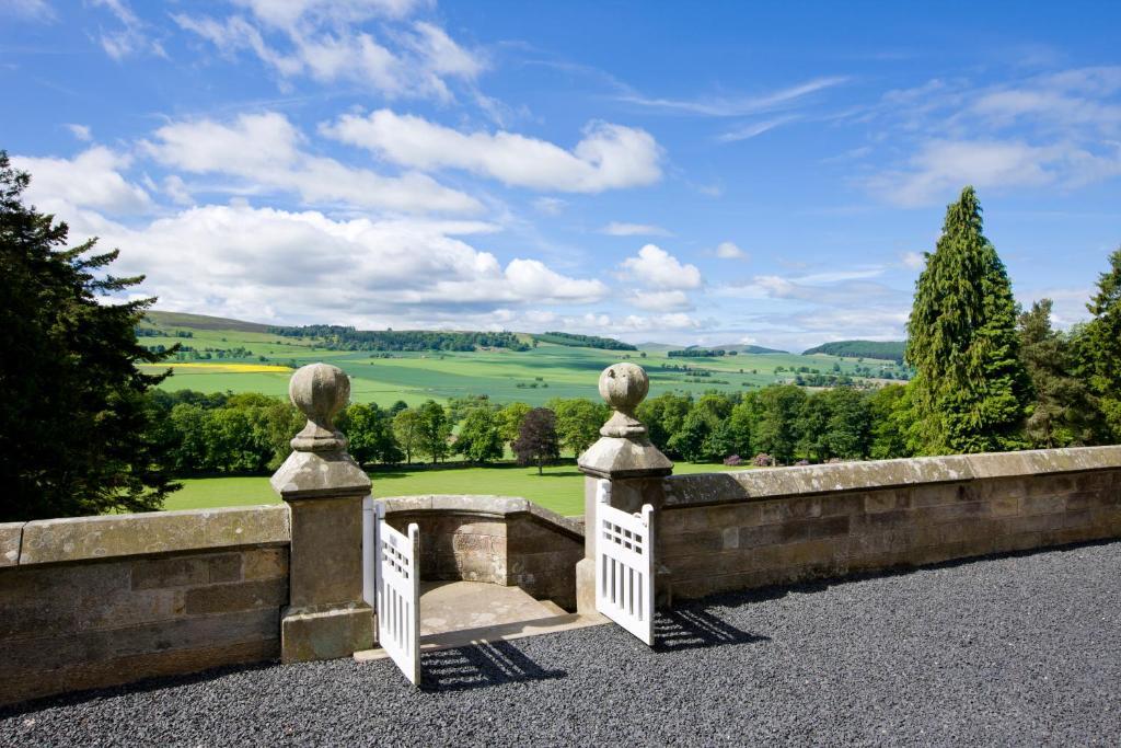 Kinnettles Castle Форфар Екстер'єр фото